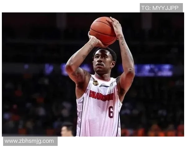 马尚布鲁克斯的篮球传奇之路与他对中国篮球的深远影响