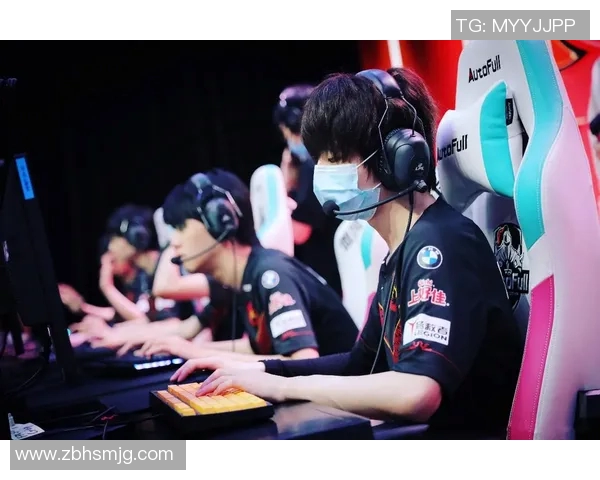 和平精英热点分析：深入解读FPX战队的战术转换与未来发展